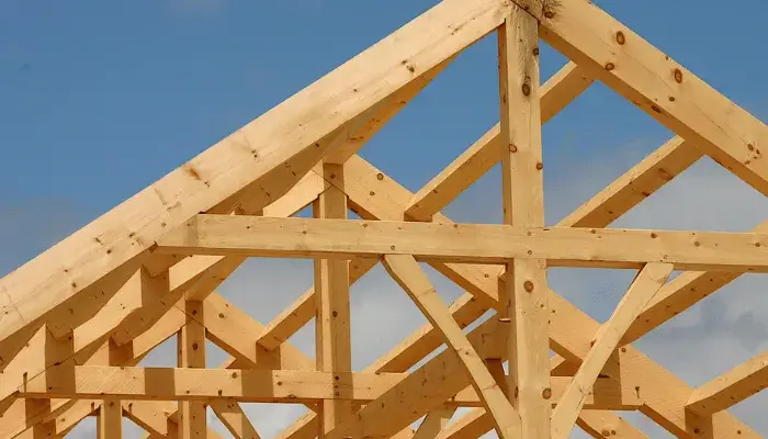 pose de charpente bois dans le tarn